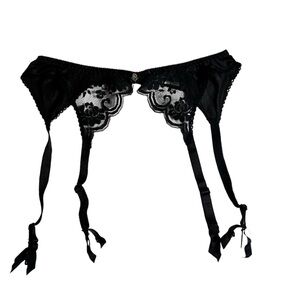 Vintage 80s/90s chantilly black lace garter belt with rose appliqué